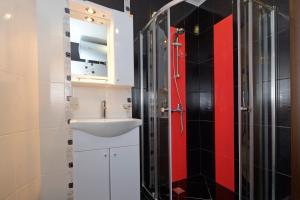 A bathroom at Aparthotel Paradiso