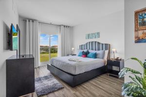 Postel nebo postele na pokoji v ubytování Spacious Pet Friendly + 58 fotografií