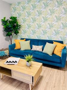 Posezení v ubytování Miami 2BR Apartment with Free Parking Near Stadium