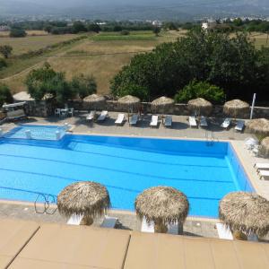 Bazén v ubytování Blue Nest Hotel nebo v jeho okolí