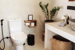 Ένα μπάνιο στο Kura Kura - new 2 Room Luxury Private Pool Villa +18 φωτογραφίες