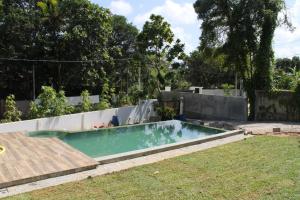 Bazén v ubytování Villa Dinoos- Weligama nebo v jeho okolí