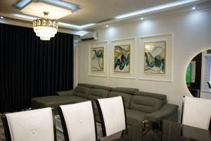 罗安达Nelson Nilson C28的相册照片