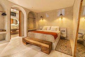 Ένα ή περισσότερα κρεβάτια σε δωμάτιο στο Saltu Villa +29 φωτογραφίες