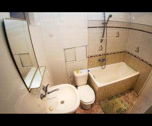 Salle de bains dans l'établissement Apartment on Nemirovicha-Danchenko