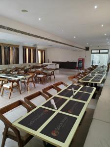 Ruang duduk di Hotel Grand Leela Krishna