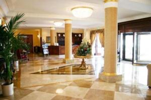 Vstupní hala nebo recepce v ubytování Grand Hotel Palace + 37 fotografií