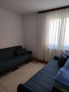 Χώρος καθιστικού στο Blazuj House 2 Bedrooms