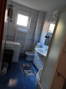 Ένα μπάνιο στο Blazuj House 2 Bedrooms +8 φωτογραφίες
