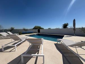 Πισίνα στο ή κοντά στο New villa Angelo 2025, family and pet friendly