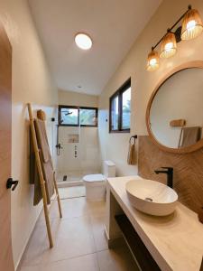 Koupelna v ubytování Casa Caona