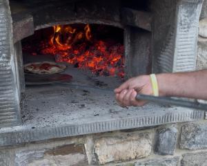 Fotografie z fotogalerie ubytování Villa Marinelli with private pool, hot tub and garden, Tuscany v destinaci Castel Focognano