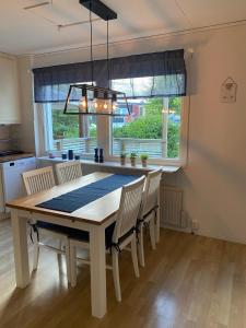 Gallery image of Genourus 4 bedroom family home in Märsta