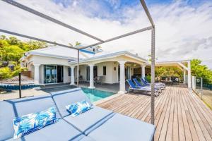 Photo de la galerie de l'établissement Villa d'Happy Bay - Panoramic View of Caribbean and sunsets, à Friar's Bay