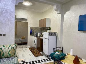 Η κουζίνα ή μικρή κουζίνα στο Cosy, Calm Apartment - Wi-Fi, AC & NETFLIX +14 φωτογραφίες