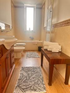 Ένα μπάνιο στο Marina's Cozy Nest