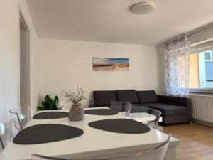 Χώρος καθιστικού στο Sunny Suite mit Balkon - Küche - Bad