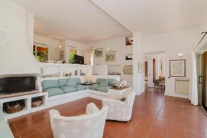 Χώρος καθιστικού στο Villa Cala Serena