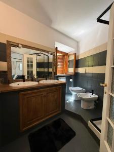 Ένα μπάνιο στο Casa JULIA +13 φωτογραφίες