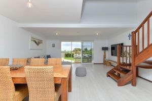 Kuchyň nebo kuchyňský kout v ubytování Sea Forever Beach House + 11 fotografií