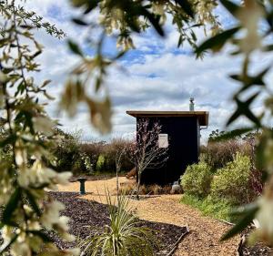 Fotografie z fotogalerie ubytování Cosy Tiny Container Cabin v destinaci Carterton