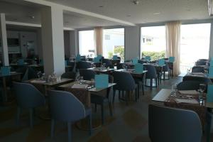 En restaurant eller et spisested på Mar Azul Pur Estil Hotel & Spa