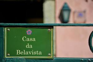 Sertifikat, penghargaan, tanda, atau dokumen yang dipajang di Casa da Belavista