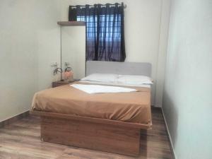 Gambar di galeri bagi Hotel O SRI SRINIVASA BOARDING & LODGING di Aivarkhandpur