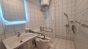 Koupelna v ubytování فندق دار الشروق