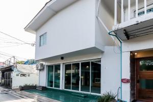 Hoone, kus puhkemaja asub