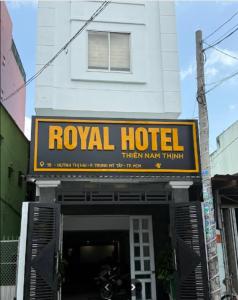 Chứng chỉ, giải thưởng, bảng hiệu hoặc các tài liệu khác trưng bày tại Royal Hotel Hồ Chí Minh