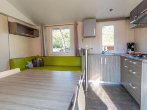 Imagen de la galería de Mobil home pour 7 pers avec terrasse à Soustons - API-1-52-418, en Soustons