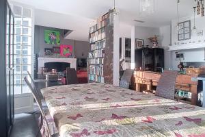 The library in the holiday home