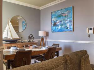 Et opholdsområde på South Beach View + 11 billeder