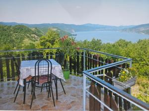 Afbeelding uit fotogalerij van Apartman Jaredić - Private Accommodation, Privatni Smeštaj in Donji Milanovac