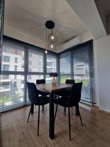 Gambar di galeri bagi Apartament Paderewskiego Two Bedrooms Private Garage FV Self Check-in di Rzeszów +15 gambar