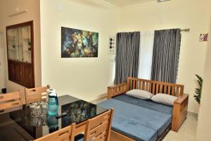 Χώρος καθιστικού στο Prithvi Nila Heavens 3 BHK Homestay Ground Floor +22 φωτογραφίες