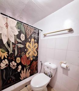 Phòng tắm tại L3 Apartment Studio Room Near Damosa, SM Lanang, Abreeza & SPMC Hospital
