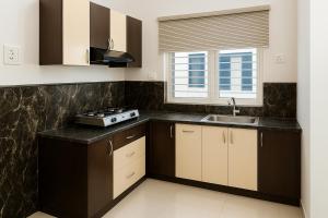 Η κουζίνα ή μικρή κουζίνα στο Prem Niketan 3BHK Villa in Vrindavan Near Prem Mandir +8 φωτογραφίες