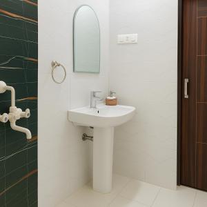 Ένα μπάνιο στο Prem Niketan 3BHK Villa in Vrindavan Near Prem Mandir