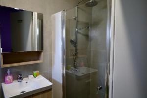 Ένα μπάνιο στο Delta Suites 6 Nicosia +28 φωτογραφίες