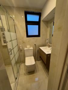 Bilik mandi di Bquadro suite