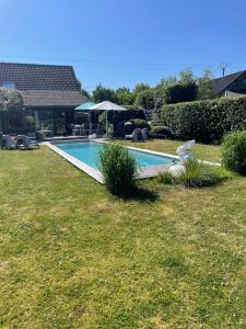 Bazén v ubytování B&B Le calme sur les hauteurs de Spa nebo v jeho okolí