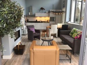 Χώρος καθιστικού στο Modern Forest Retreat in Bergen +32 φωτογραφίες