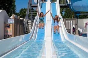 Imagen de la galería de Camping 4 étoiles - Piscine - eeiaee, en La Trinité-sur-Mer