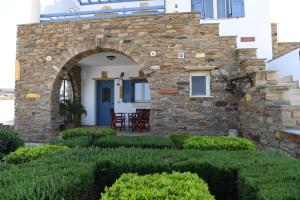 Vonkajšia záhrada v ubytovaní Tinos View Apartments