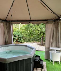 Φωτογραφία από το άλμπουμ του Fontane Felini σε Fontane Bianche