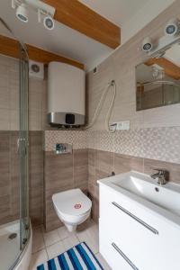 Ένα μπάνιο στο Holiday Homes Puck +37 φωτογραφίες
