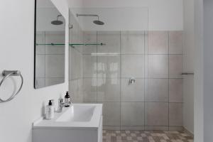 Koupelna v ubytování Leisure Isle Getaway + 11 fotografií