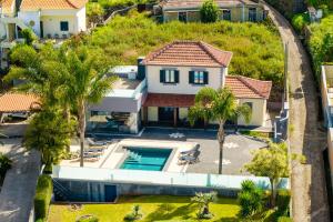 Bazén v ubytování Casa Mariana by Rent2U, Lda nebo v jeho okolí